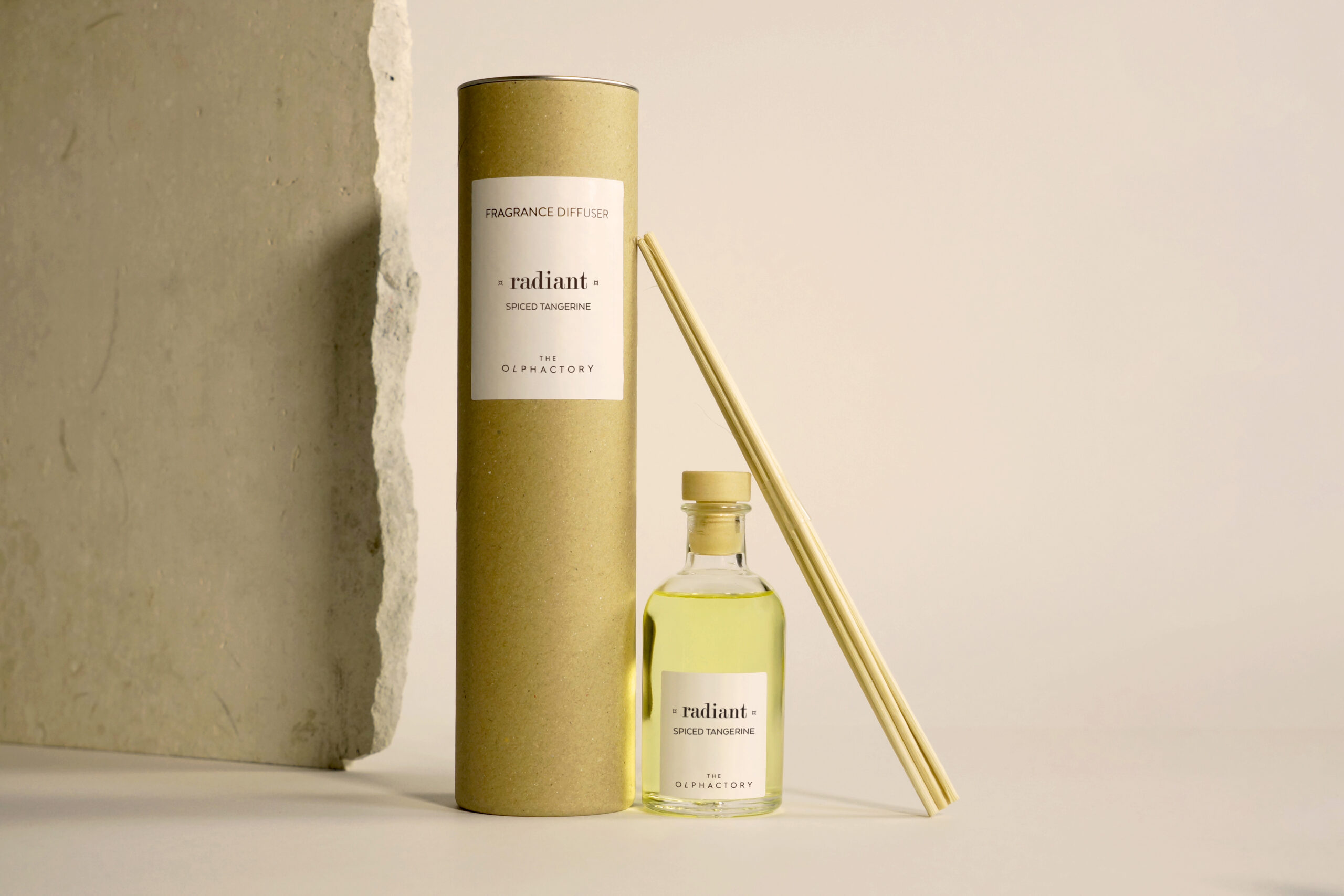 Difusor de Varillas- The Olphactory - Spiced Tangerine · radiant · Aromatizante Cítrico para Hogar - Imagen 5