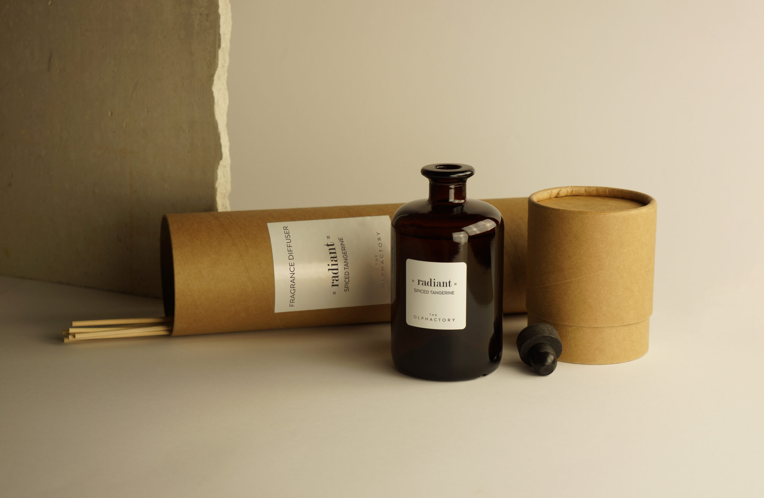 Difusor de Varillas - The Olphactory - Spiced Tangerine · radiant · 500 ml - Imagen 2