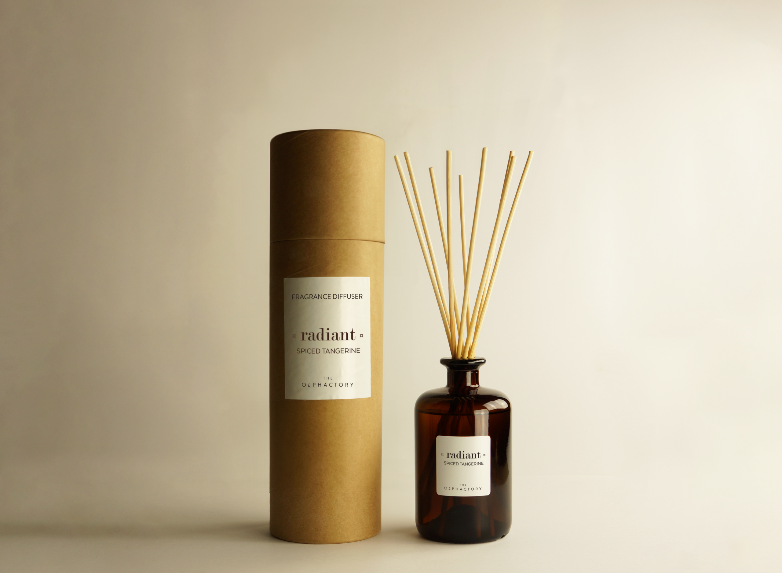 Difusor de Varillas - The Olphactory - Spiced Tangerine · radiant · 500 ml - Imagen 3